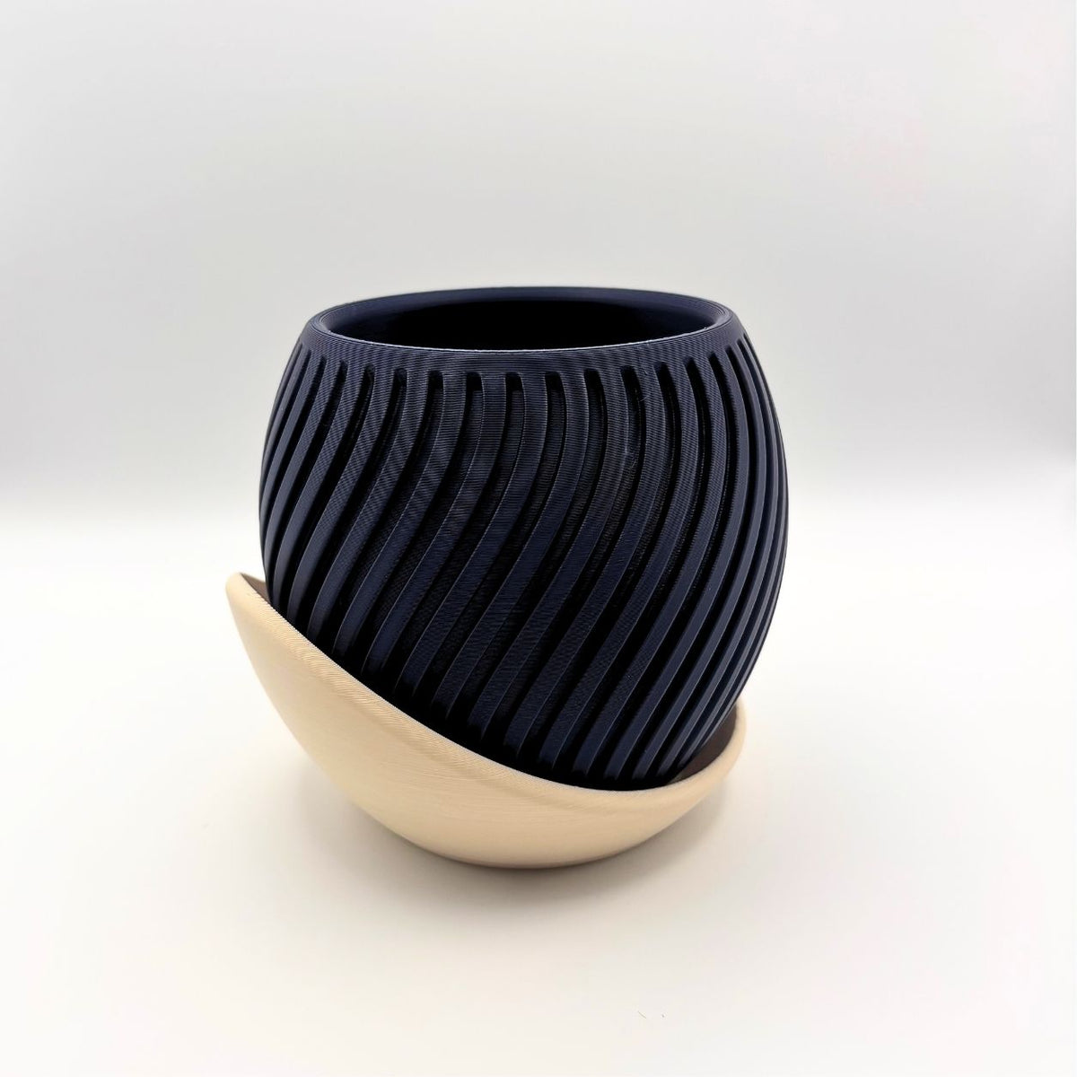 Wavy Planter | Modern Plant Pot with Wraparound Base